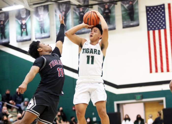 Tualatin.Tigard.boys-basketball.Dan-Brood.6